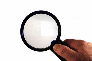 handheld magnifying glass